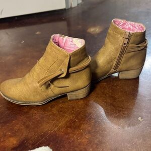 Kensie Girl Tan Kids Boots with Pink Lining